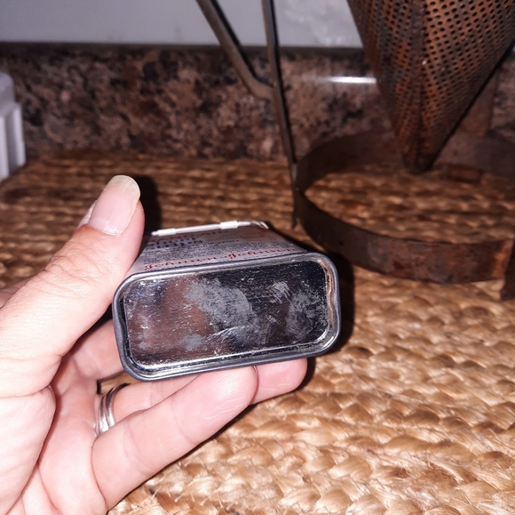 Vintage Johnson & Johnson Bandaid tin - Picture 5 of 7